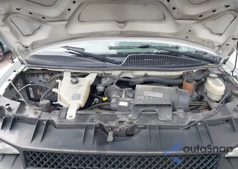 2017 Chevrolet Express 2500 Work Van z USA, uszkodzony, nr VIN 1GCWGAFF1H1121696